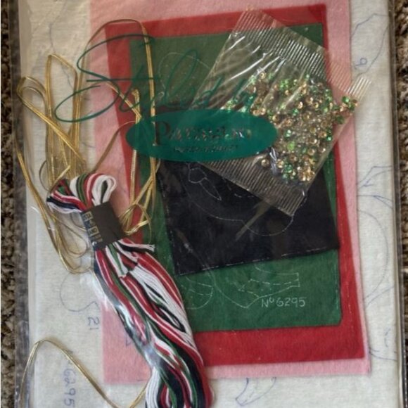 Vtg Paragon Walt Disney 6295 Snow White Seven Dwarfs Beaded Sequin Ornament Kit - Picture 2 of 4